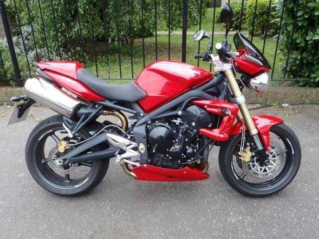 Triumph Street Triple 2011