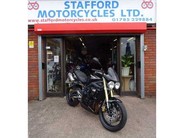 Triumph Street Triple 2011