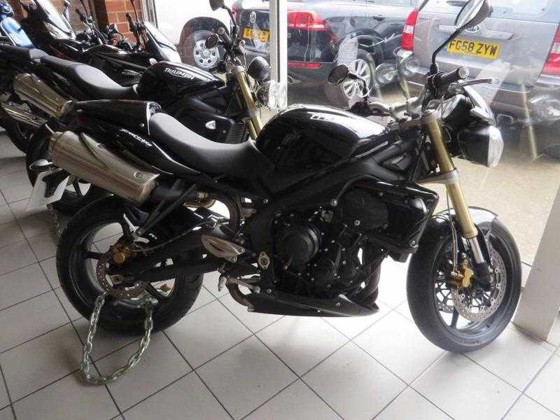 Triumph Street Triple 2011