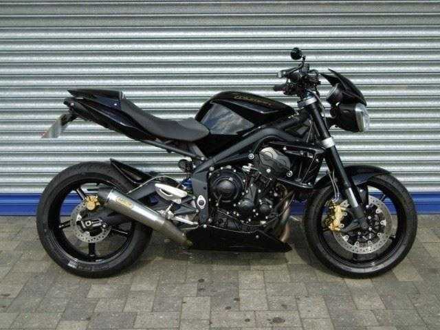 Triumph Street Triple 2011