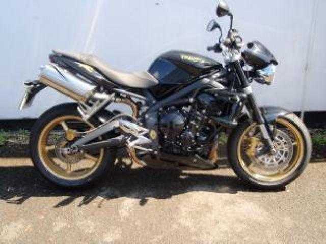 Triumph Street Triple 2011