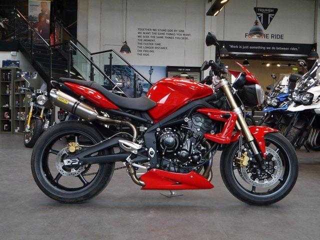 Triumph Street Triple 2012