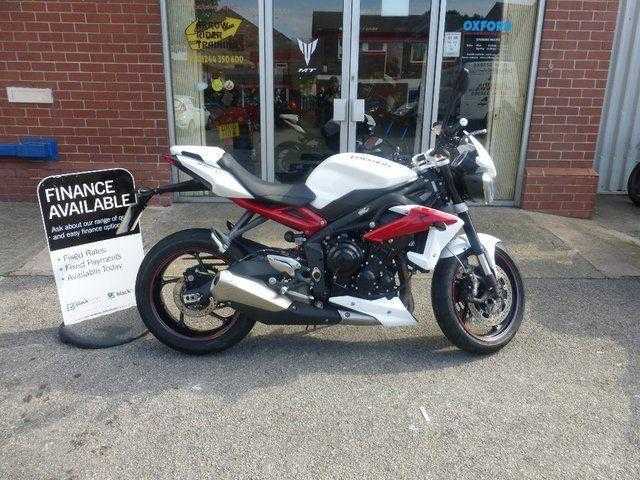 Triumph Street Triple 2014