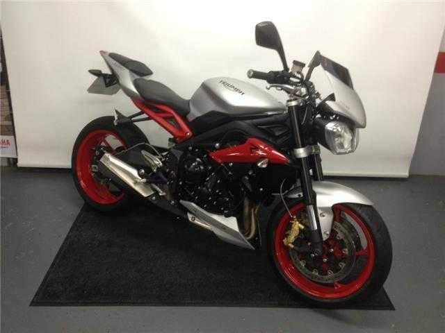 Triumph Street Triple 2015