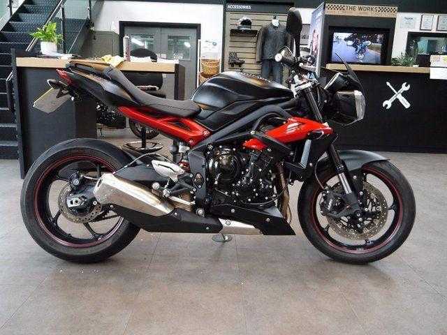 Triumph Street Triple 2015