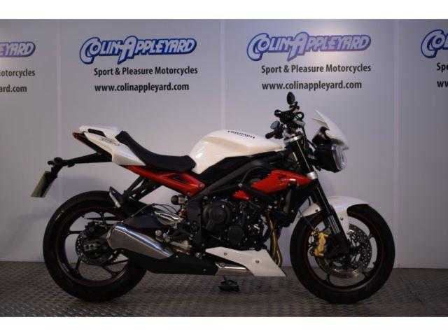 Triumph Street Triple 2015