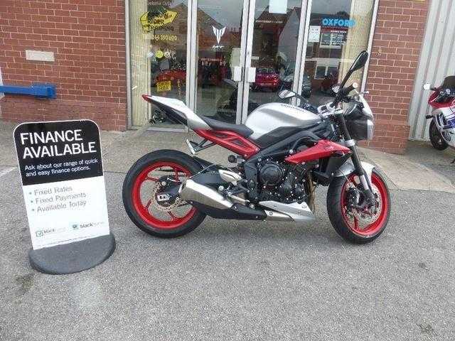 Triumph Street Triple 2015