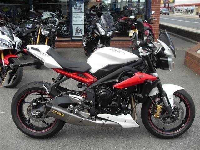 Triumph Street Triple 2016