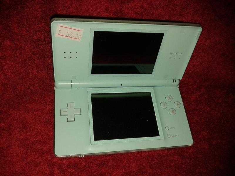 Turquoise Nintendo DS Lite, with charger Good working order