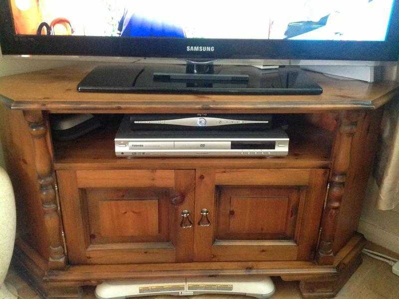 Tv corner unit