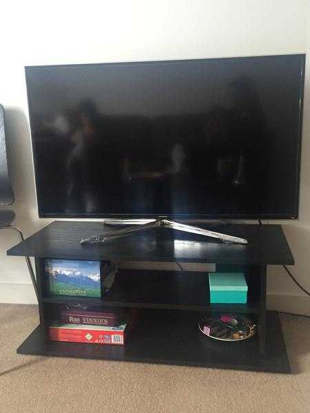 TV STAND IN AN EXCELLENT CONDITION