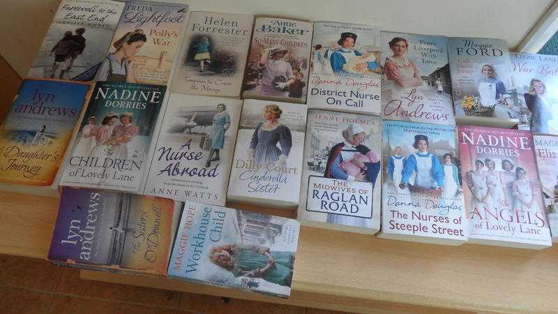 Twenty as new papeback books for women just 10 the lot