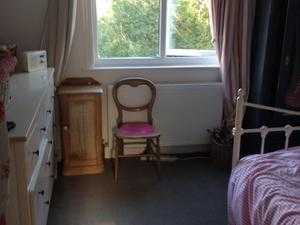 Twin room for rent in hove with en- suite