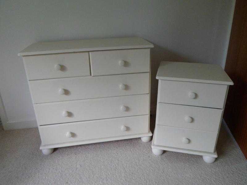 TWO CHEST OF DRAWERS AND TWO BEDSIDE TABLES