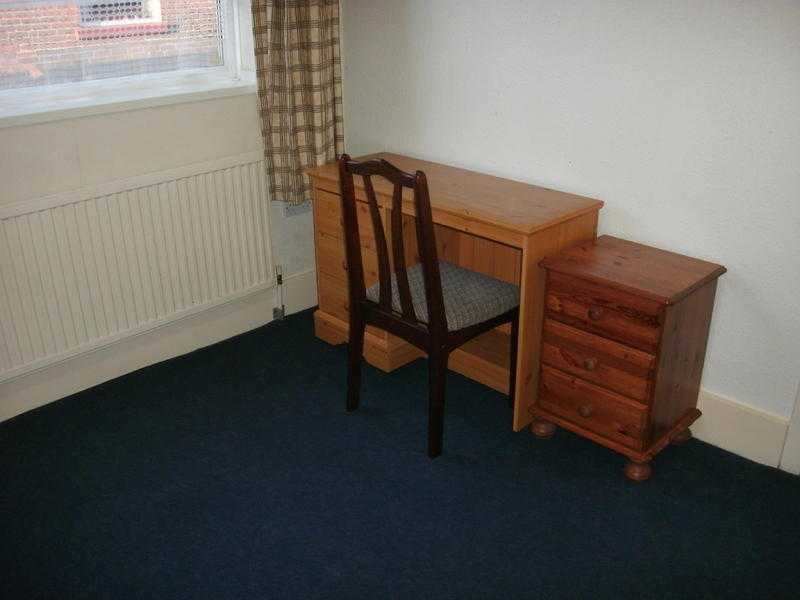 two double furnished rooms 70pw inc bills derby 5 mins townlaw uni