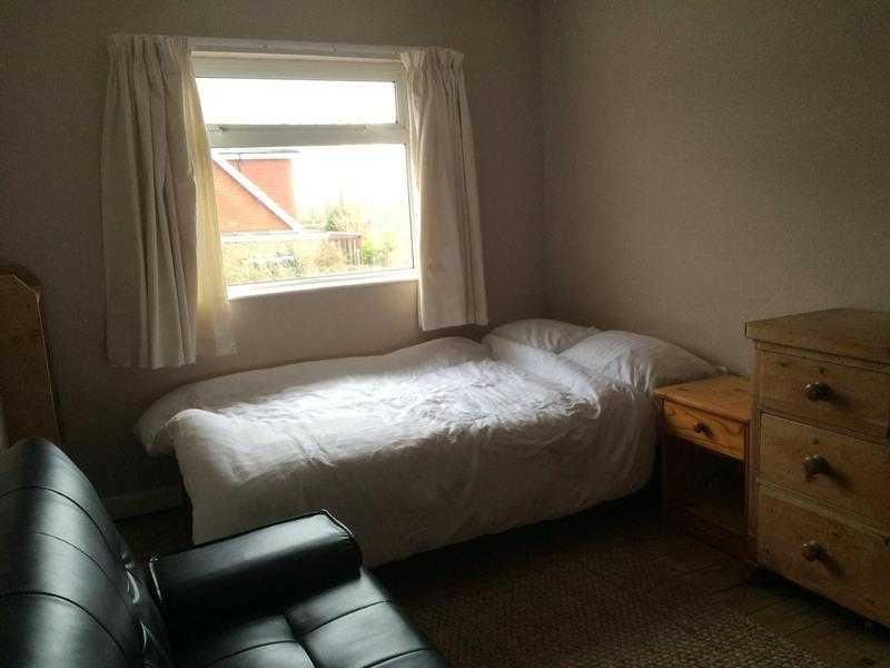 Two rooms to let in East Hoathly