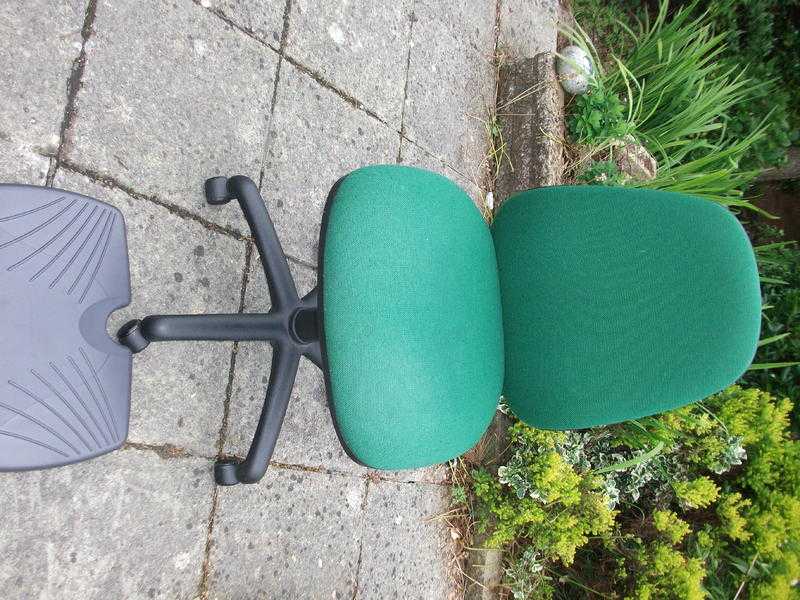 typist computer  office chair  green with 3 adjustments for best position