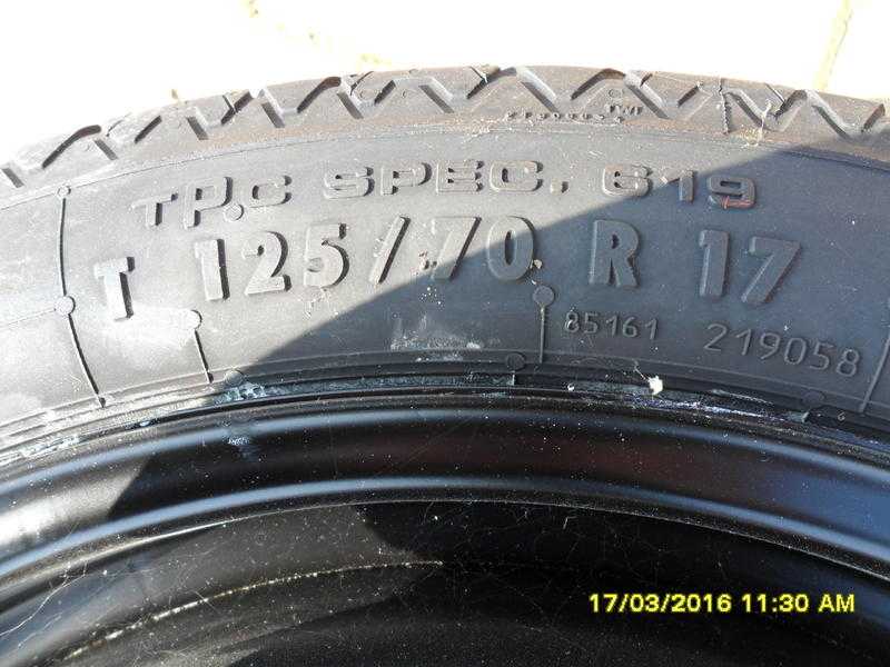 Tyre 12570R17