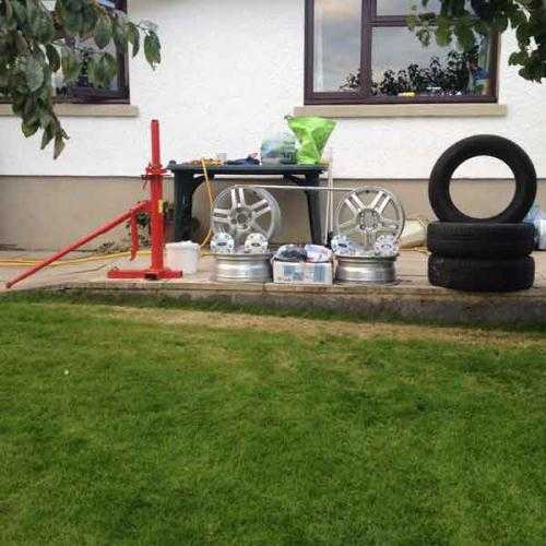Tyre Changer Manual Portable,  Wheel and Tyre Balancer, 4 Alloy Wheels, 3 Tyres and more
