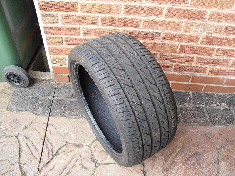 Tyre five weeks old 25535zr1894w