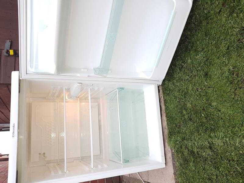 undercounter fridge(can deliver)