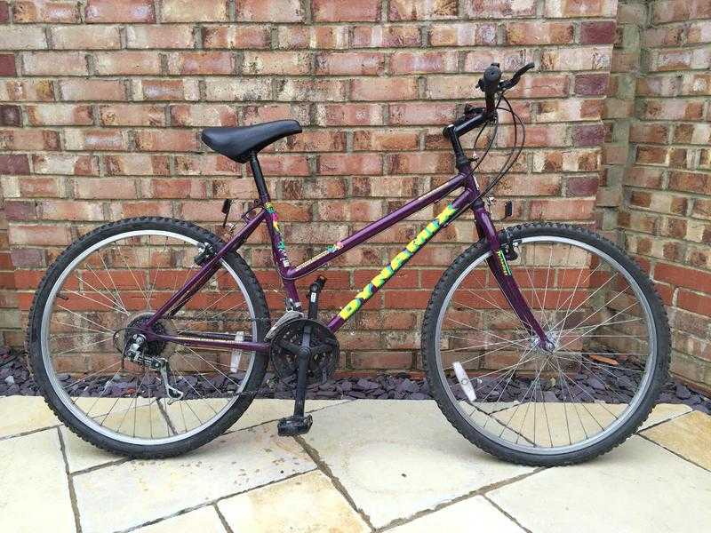 Universal Burgundy Shimano Dynamix 18 speed ladies Mountain bike 26 Inch Wheels