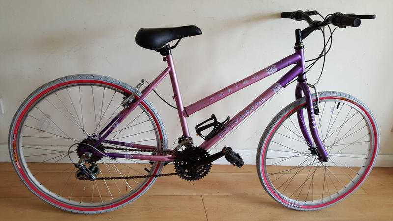 Universal Fusion GirlsLadies Mountain Bike. 18 speed. (Suit 16 yrs to Adult).