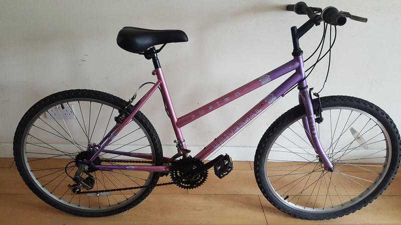 Universal Fusion Ladies Mountain Bike. 18 speed. 26 inch wheels (Suit 16 yrs to Adult).