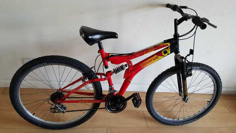 Universal Mountain Bike. 18 speed. 26 inch wheels (Suit 16 yrs to Adult).