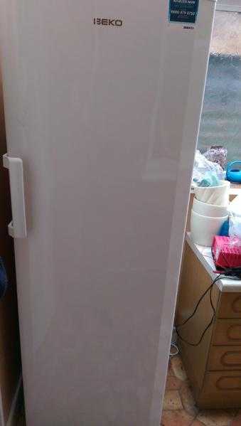 upright beko freezer