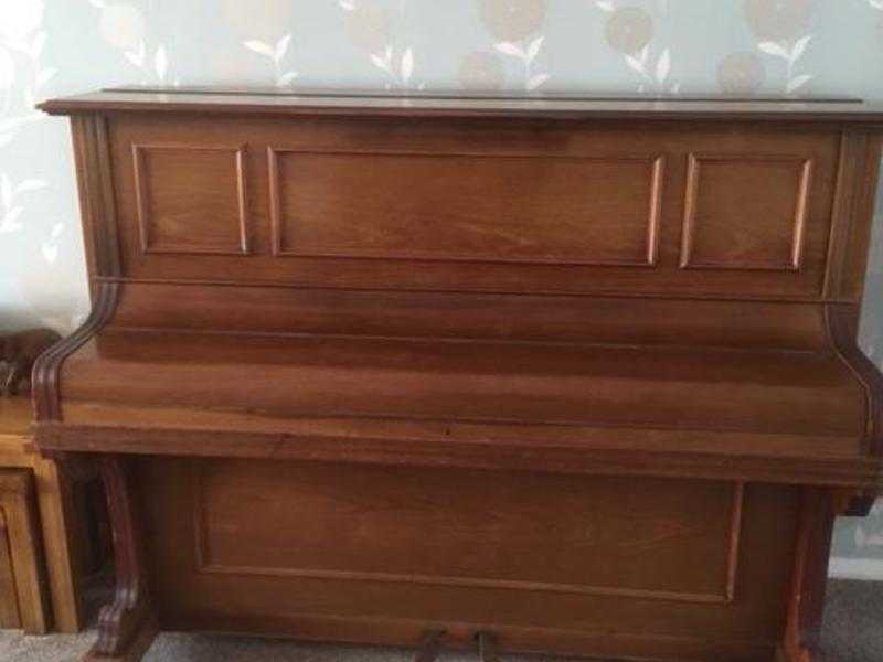 upright piano