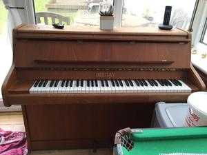 Upright piano