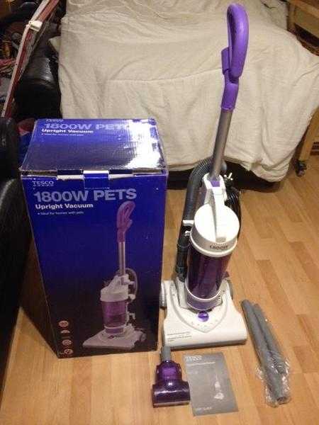 Upright vacuum cleaner VCU12P  1800W. Powerful and ideal for homes with pets.