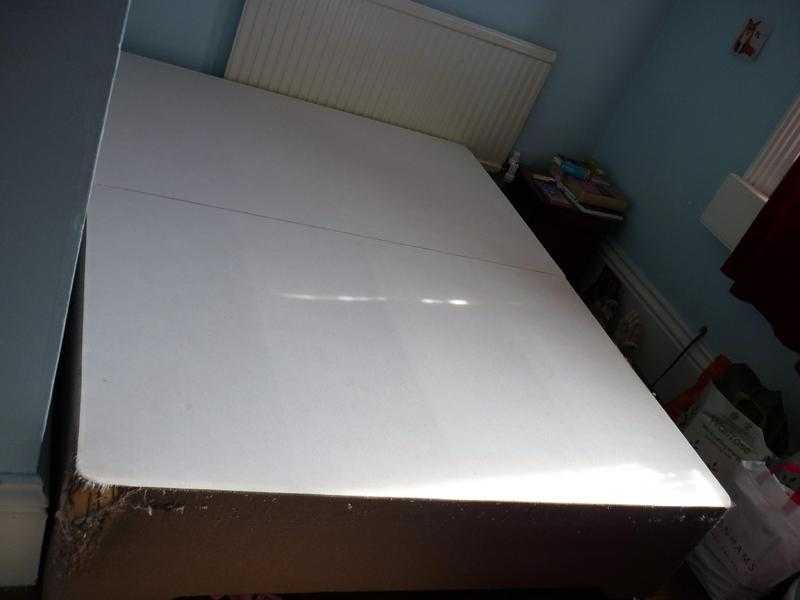 Urgent FREE Kingsize Divan Base (two drawers) with Headboard