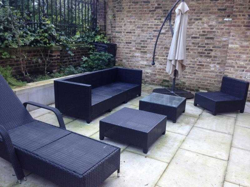 Urgent Garden furniture with cushions in beige and grey