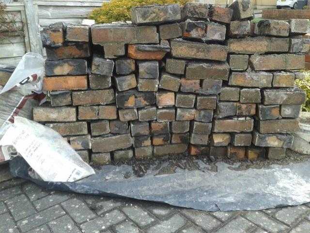 Used wall bricks