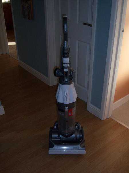 Vacuum cleaner Dyson DC07 Cyclone.