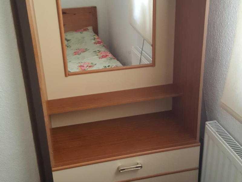 Vanity mirror with Chest of drawers