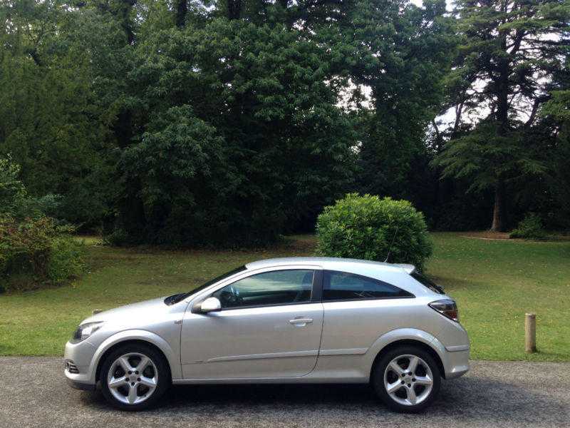 VAUXHALL ASTRA 1.8 i 16v SRi SPORT HATCH 3dr SILVER 2006 (06) - HEATED LEATHER SEATS