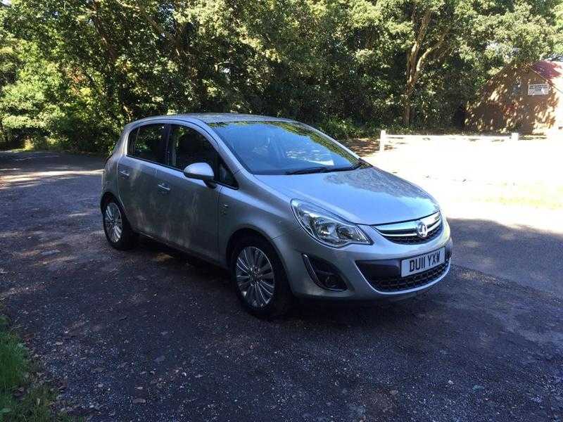 Vauxhall Corsa 1.4L Special Edition  2011 (5 door - Silver)