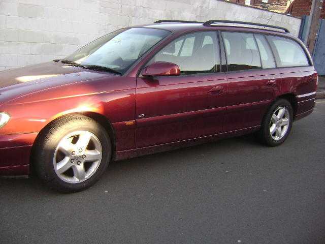 Vauxhall Omega 2000