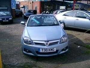 Vauxhall Tigra 2005