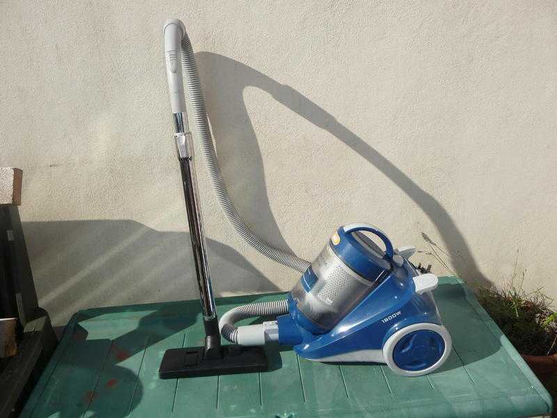 VAX ASTRATA 1800W  VACUUM