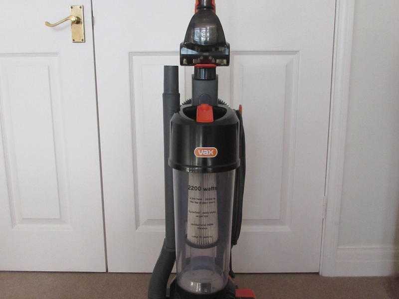 VAX BAGLESS UPRIGHT CLEANER 2200W - LIKE NEW