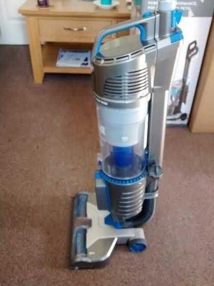 VAX U86 CORDLESS VACUMM CLEANER AS NEW