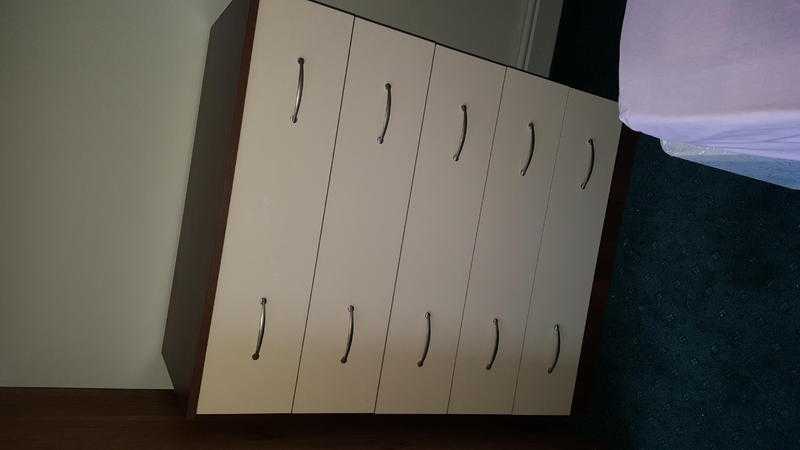 Very good condition chest of drawers