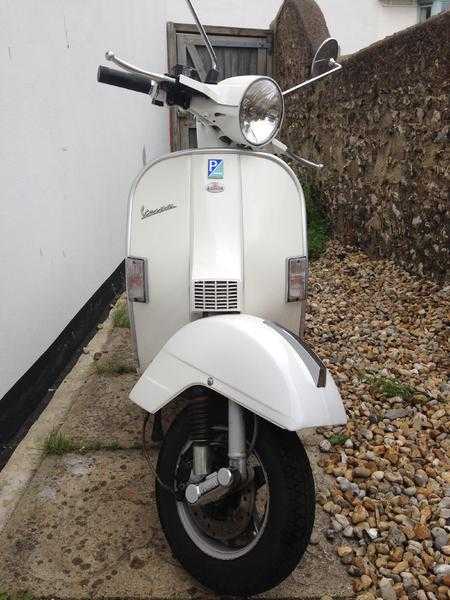 VESPA PX125 DISC. 2012. WHITE. FANTASTIC CONDITION