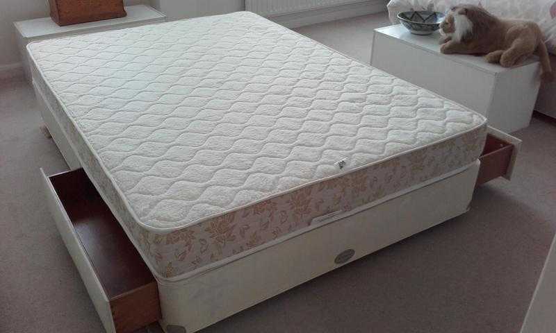 Vi-Spring Double Bed Solid Base with 2 Drawers  Dormatherm Memory Foam Mattress with Merino Wool.