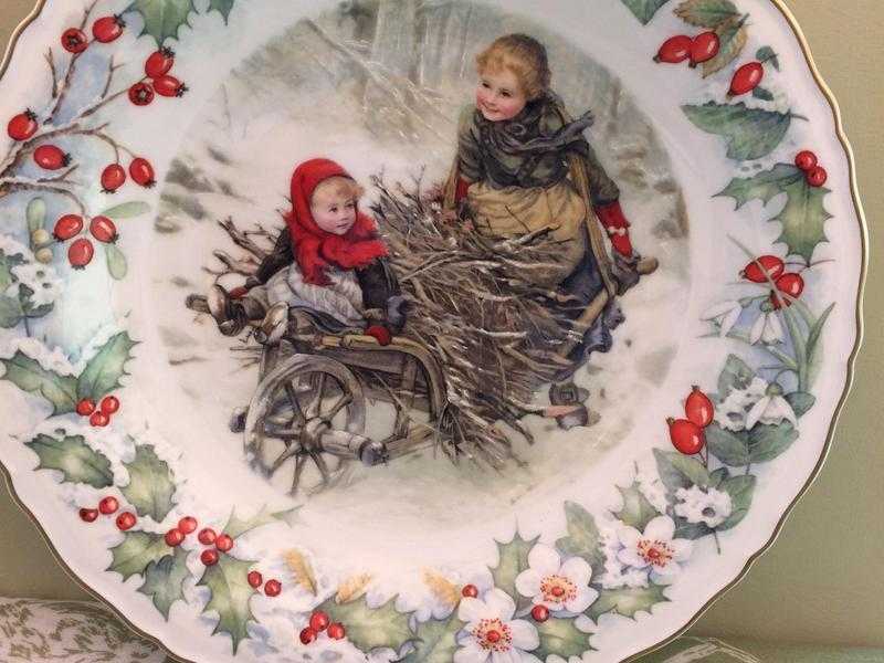 Victoria amp Albert christmas plate