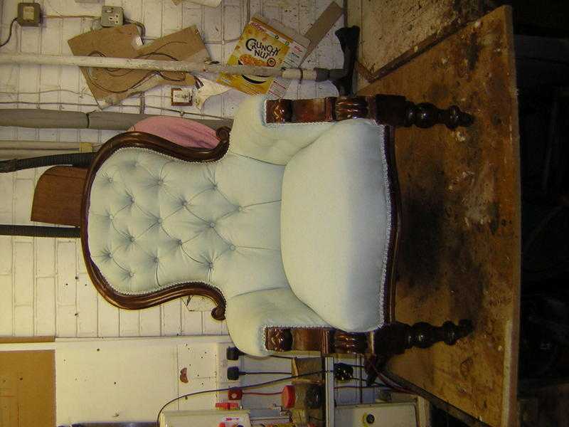 VICTORIAN MAHOGANY SPOON ARMCHAIR